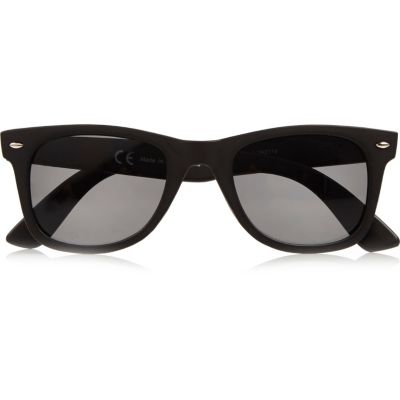 Black retro sunglasses
